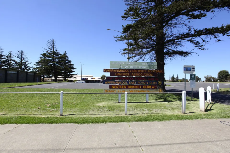 Entrance to Albert  Park