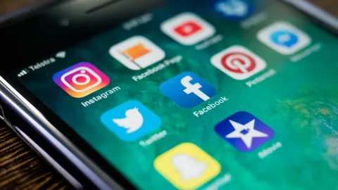 News and social media policy